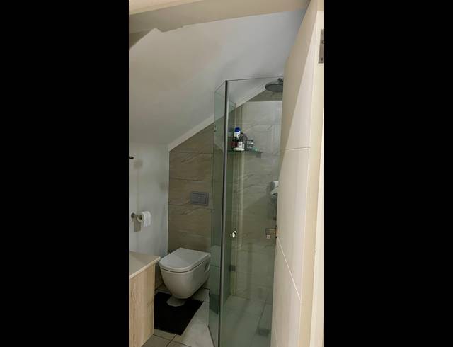 2 BEDROOM APARTMENT FOR SALE IN BRYANSTON